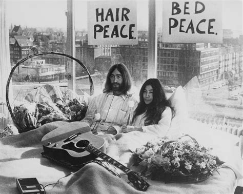 yoko ono john lennon naked|The story behind John Lennon and Yoko Onos banned nude。